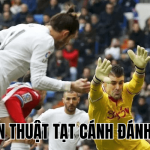 Chiến Thuật Tạt Cánh Đánh Đầu